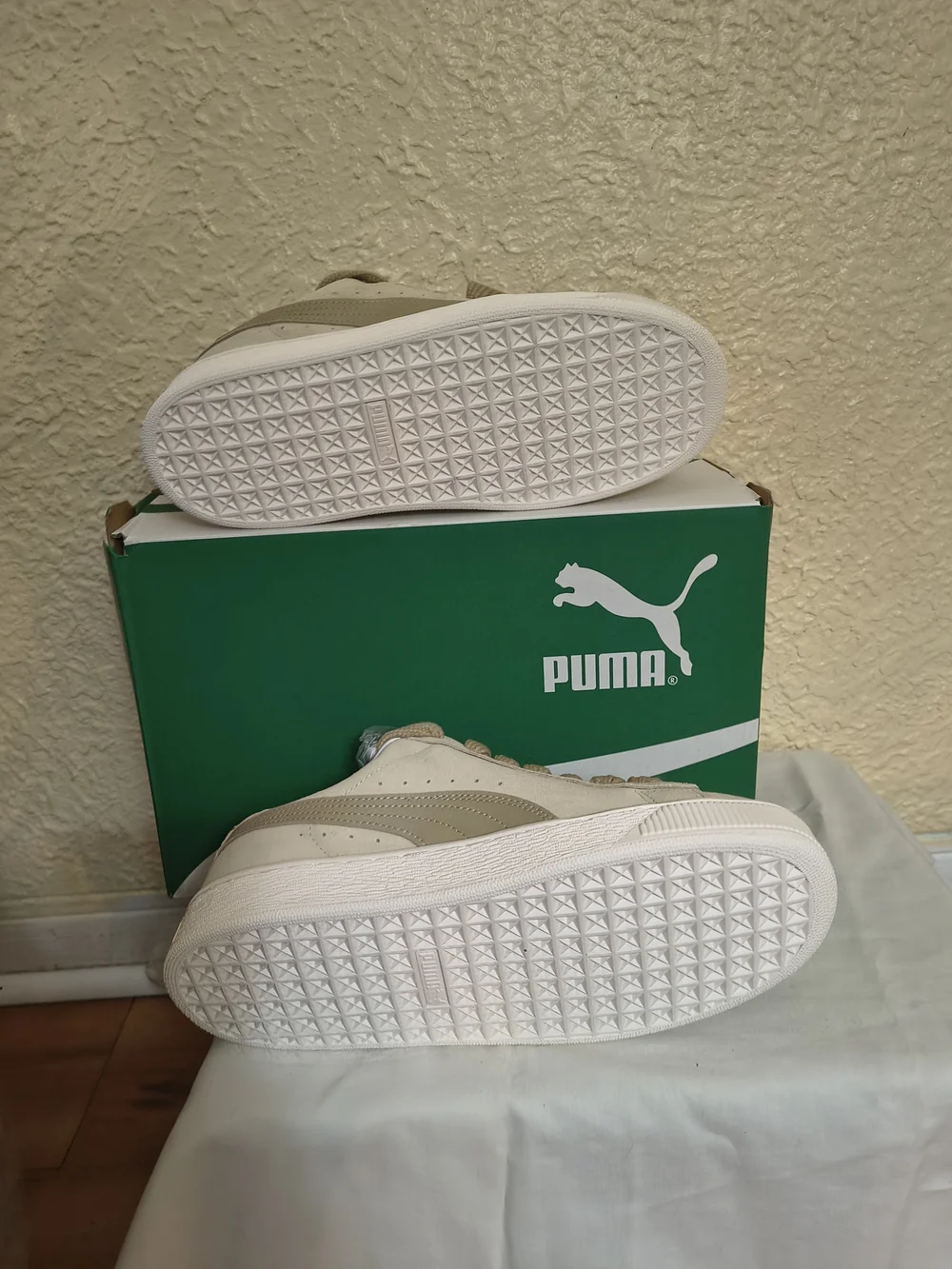 Puma beige suede